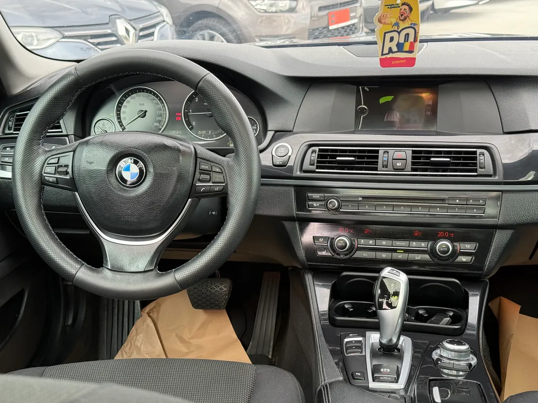 BMW Seria 5 F11 - fotografie 7