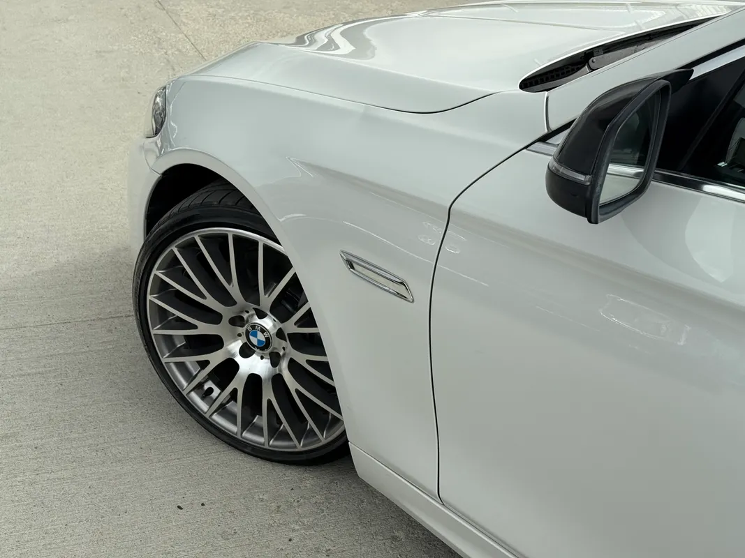 BMW Seria 5 530d - fotografie 4