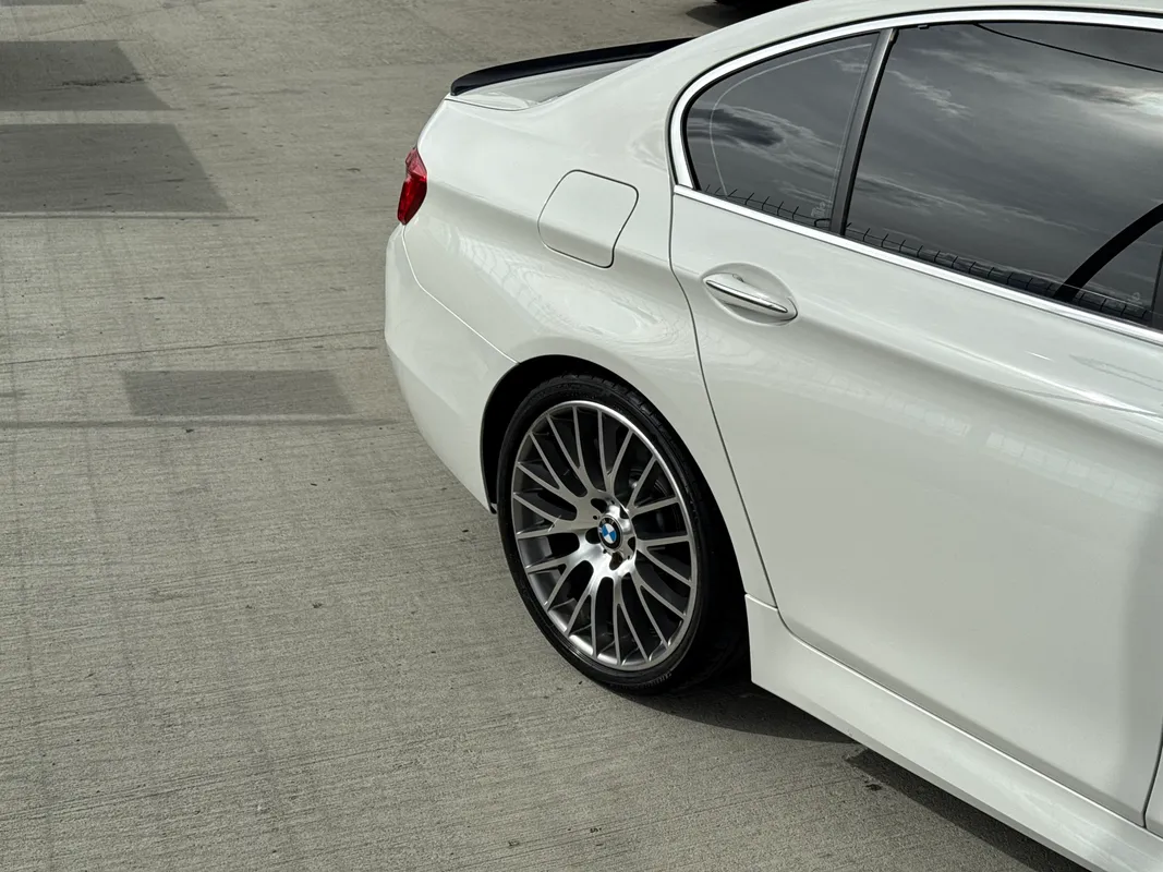 BMW Seria 5 530d - fotografie 5