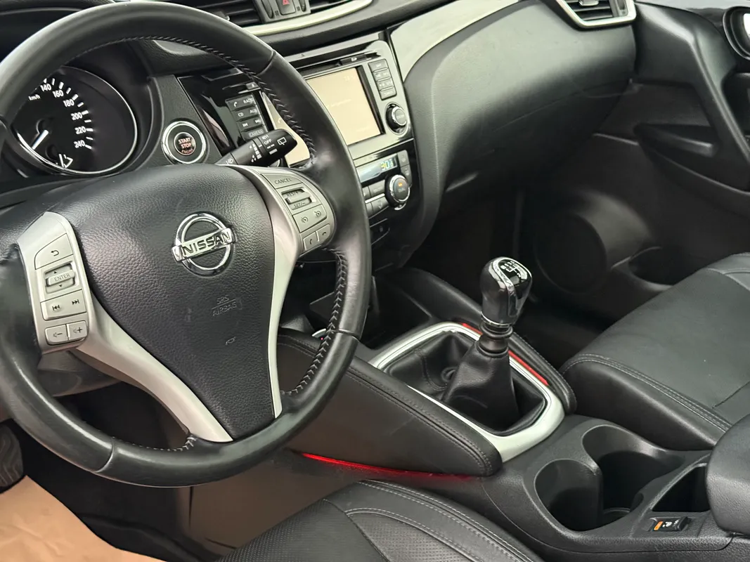 Nissan Qashqai 1.2 Tekna - fotografie 7