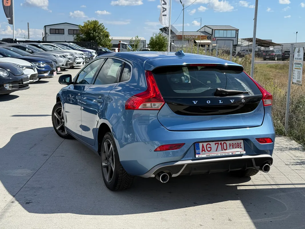 Volvo V40 R-Design - fotografie 3