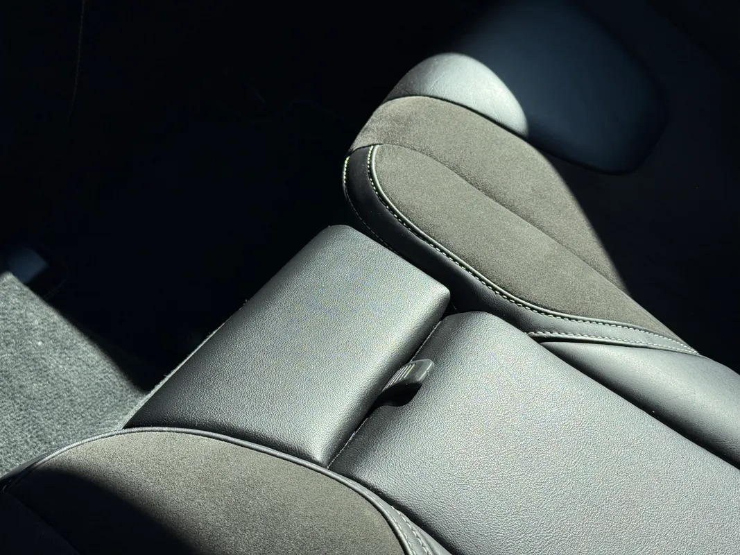 Volvo V40 R-Design - fotografie 12