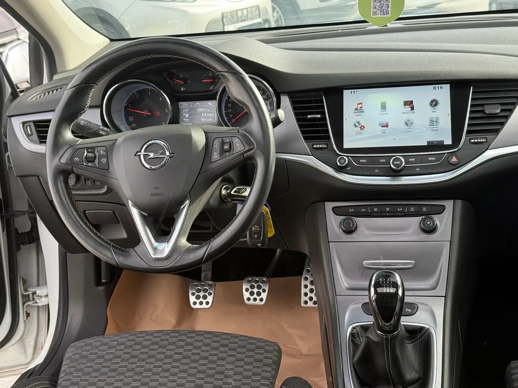 Opel Astra - fotografie 9