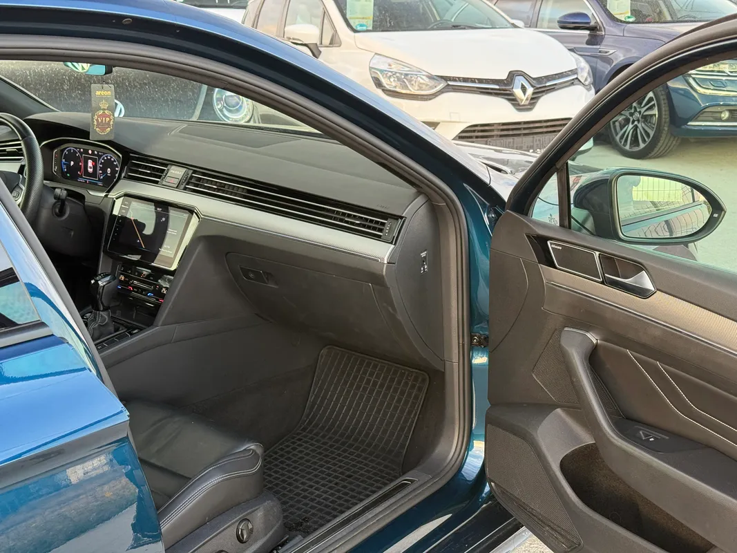Volkswagen Passat - fotografie 11