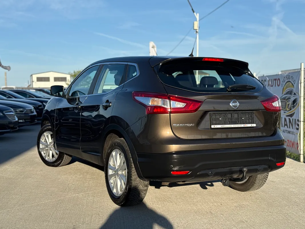 Nissan Qashqai 1.5 Automat - fotografie 3