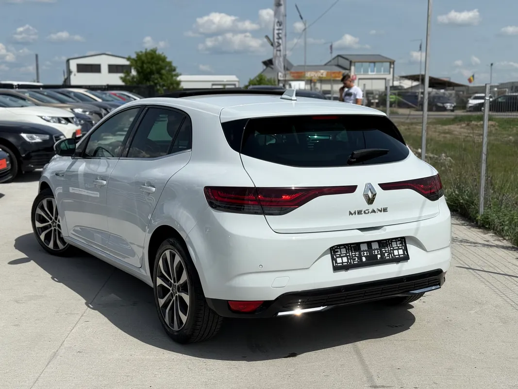 Renault Megane 1.3 tce - fotografie 2