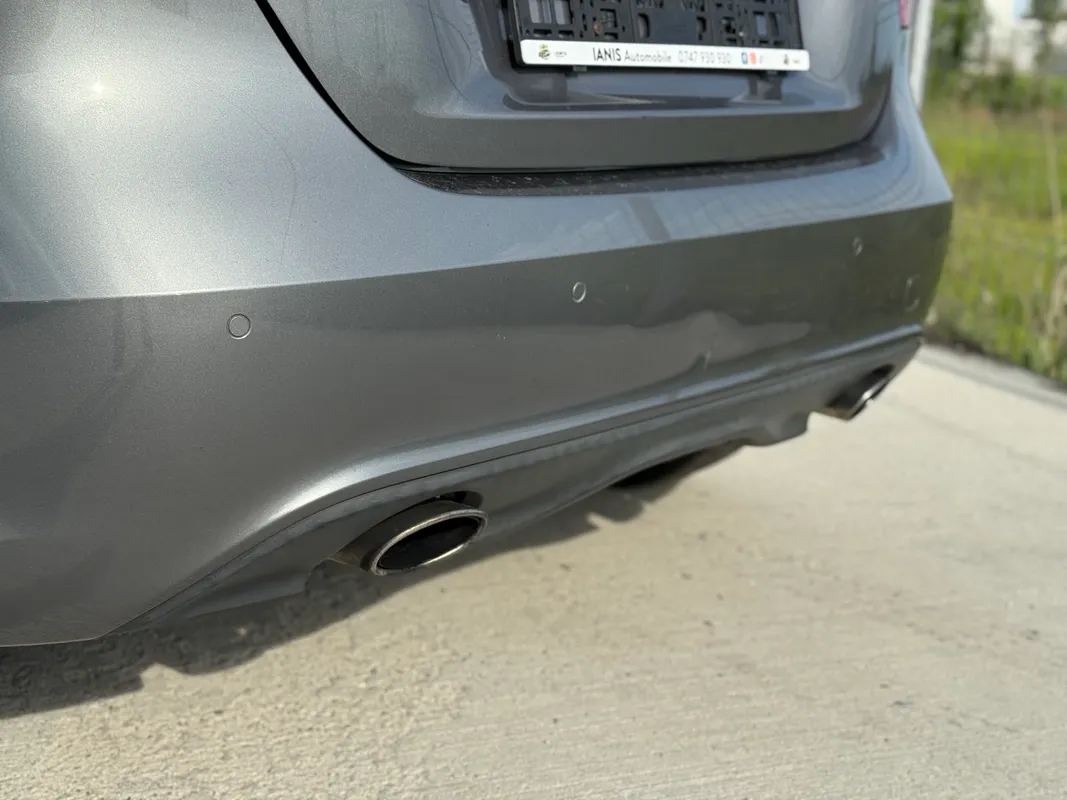 Mercedes-Benz A180 - fotografie 11