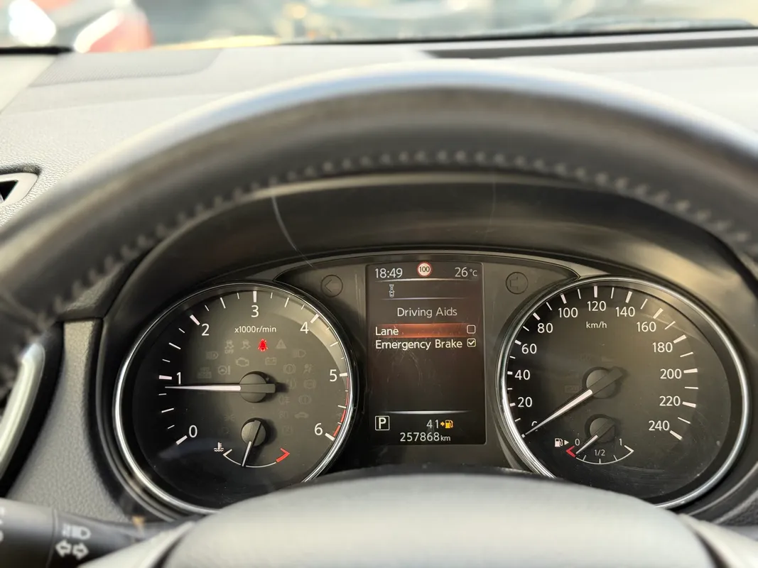 Nissan Qashqai 1.6 dCi Automat - fotografie 6