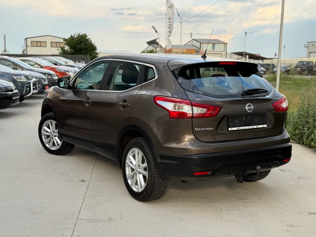 Nissan Qashqai 1.6 dCi Automat - fotografie 3