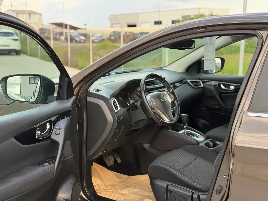 Nissan Qashqai 1.6 dCi Automat - fotografie 7