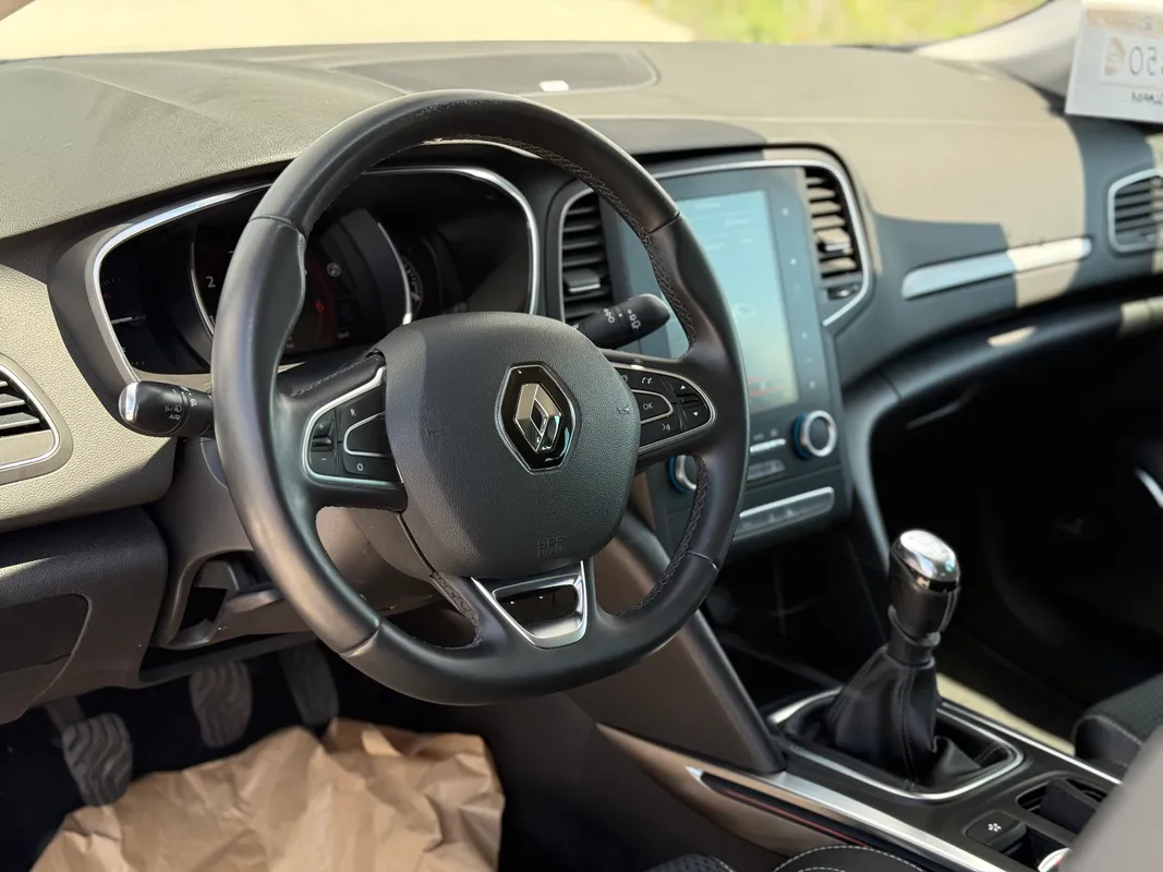 Renault Megane 4 1.2 tce - fotografie 4