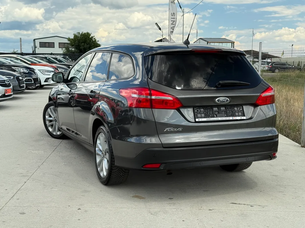 Ford Focus 1.5 diesel - fotografie 5